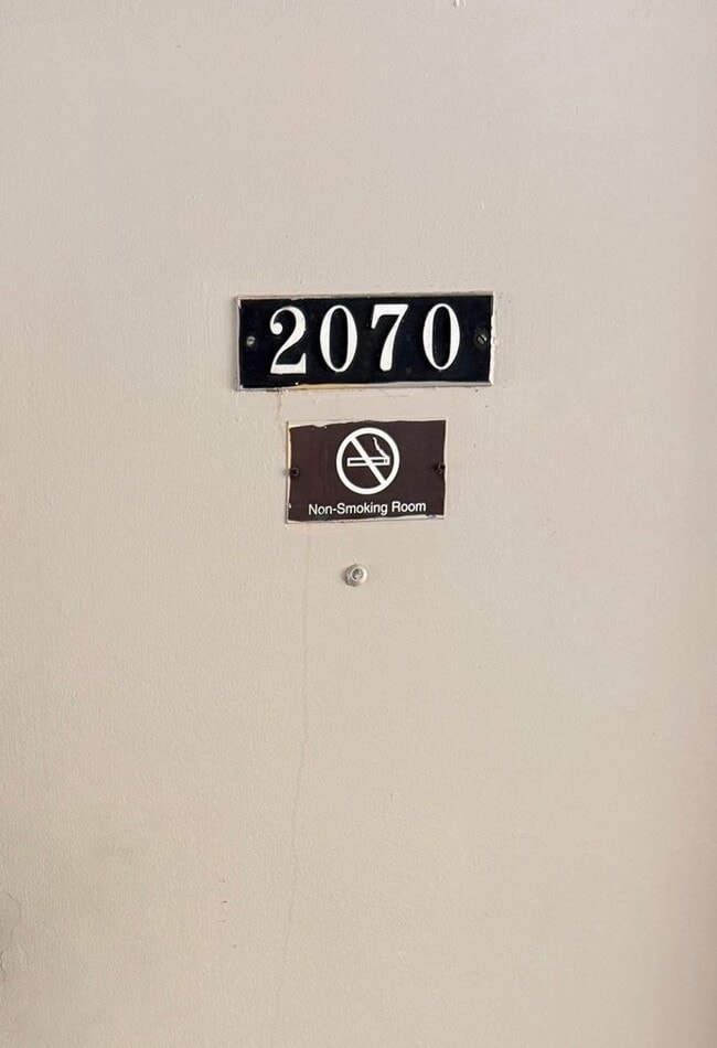 Building Photo - Best Deal in the area! Newly renovated Studio apartment for rent available now! ALL UTILITIES INC...