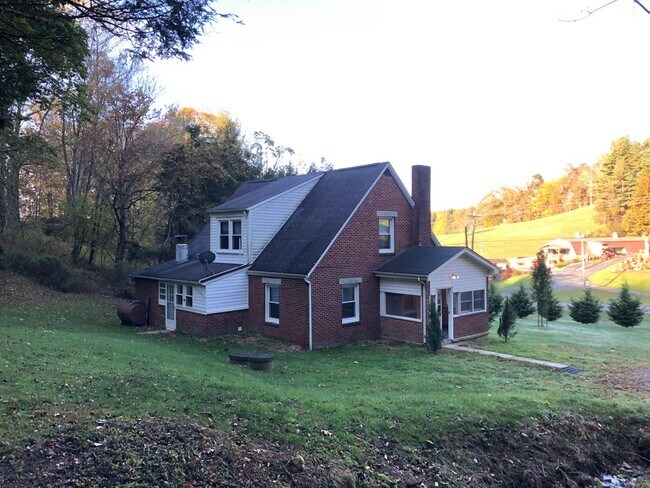 Building Photo - 418 Wilson Ridge Rd
