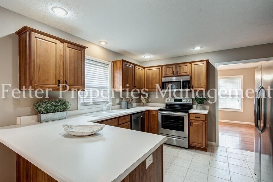 Building Photo - 9211 Turner Dr