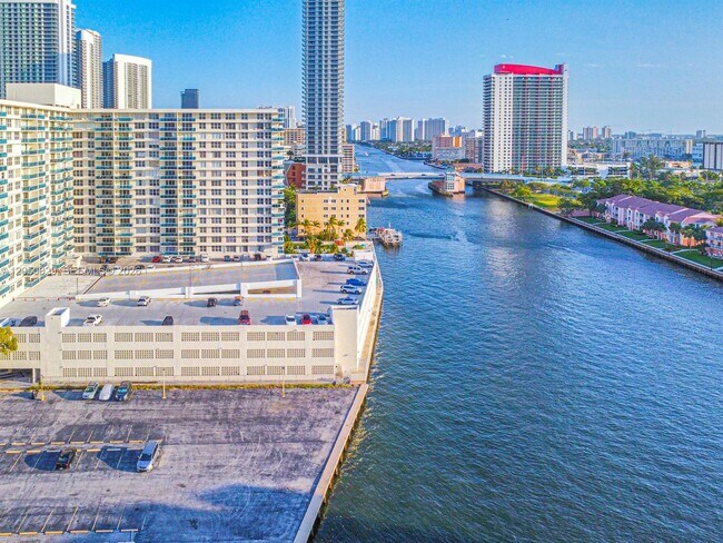 Building Photo - 3800 S Ocean Dr
