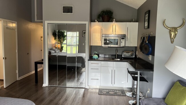 Building Photo - 11863 Wimbledon Cir
