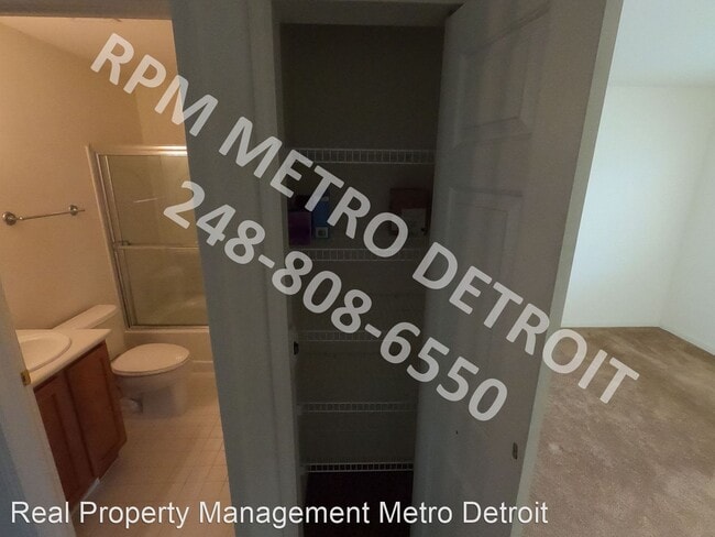 Building Photo - 3 br, 3 bath House - 1128 Faulkner N Bldg #E