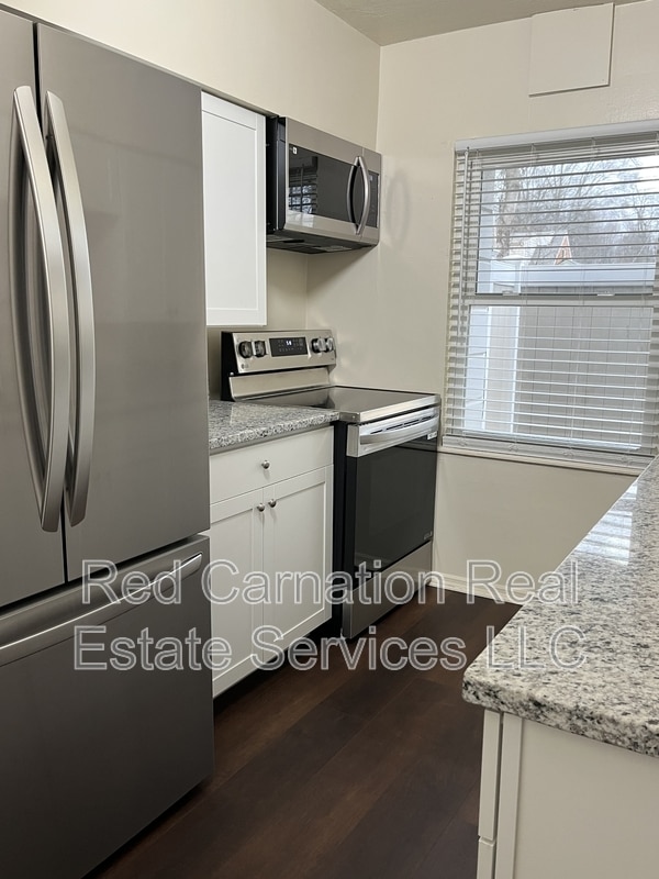 Building Photo - 1434 Antoinette Ave