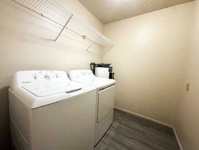 Building Photo - "Pool Home in the Center of Yuma!"