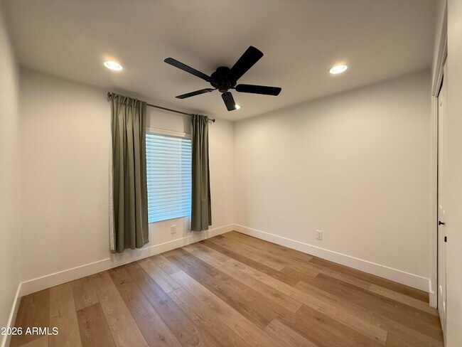 Building Photo - 1363 W Los Lagos Vista