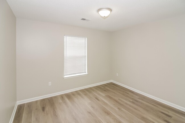 Building Photo - 4391 English Pecan Cove