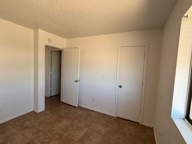 Building Photo - 2700 W Shauna Dr