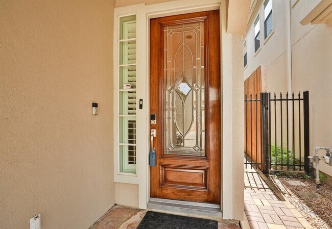 Building Photo - 1107 Ridgecrossing Ln