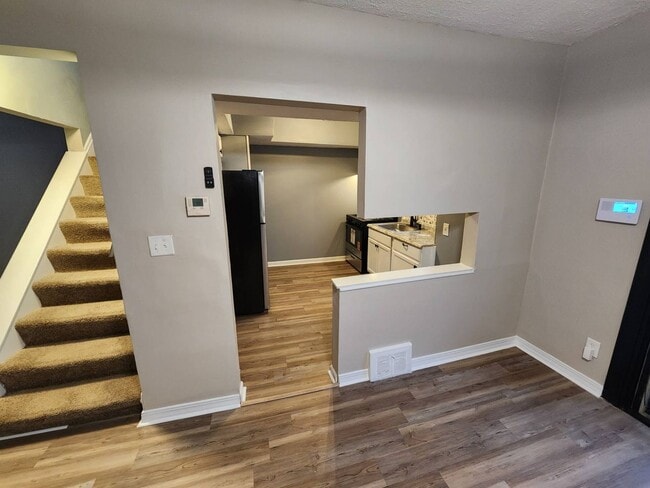 Building Photo - Charming 3-Bedroom Property in Prime Location