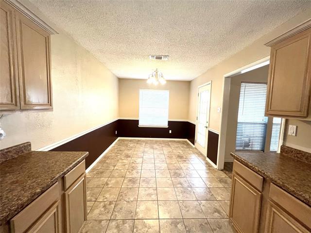 Building Photo - 4555 W Lake Highlands Dr