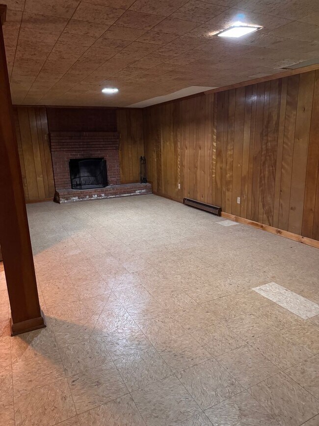 Building Photo - 104 Tanzalon Dr