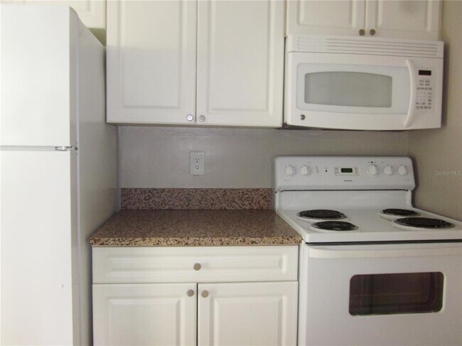 Building Photo - 3206 W Azeele St