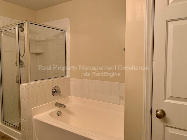 Building Photo - 300 Coalinga Lane