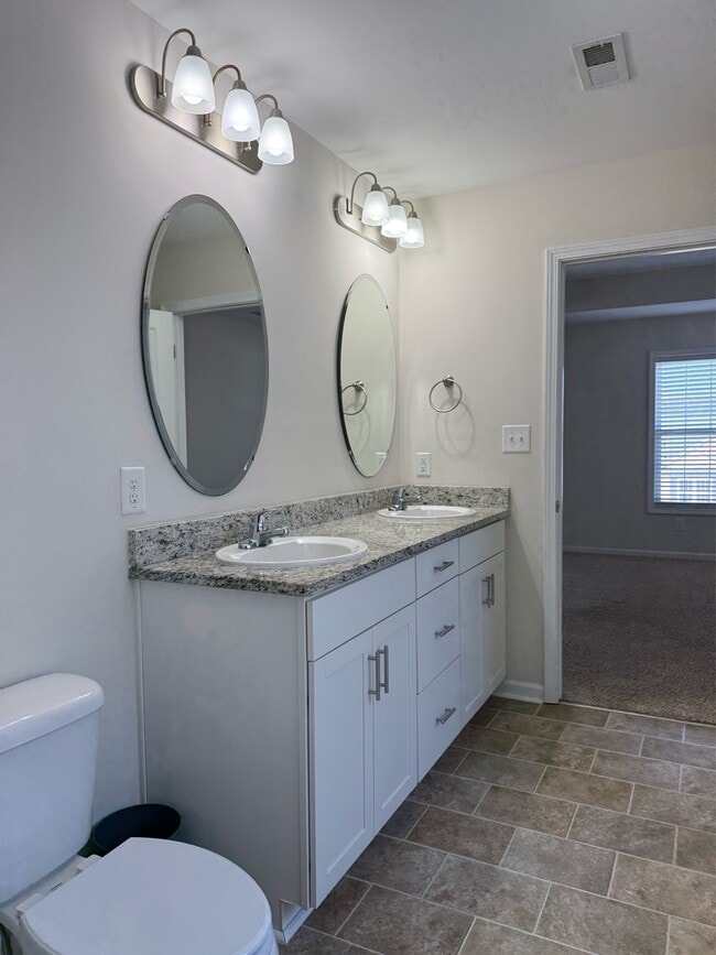 Building Photo - 207 Craftsman Dr