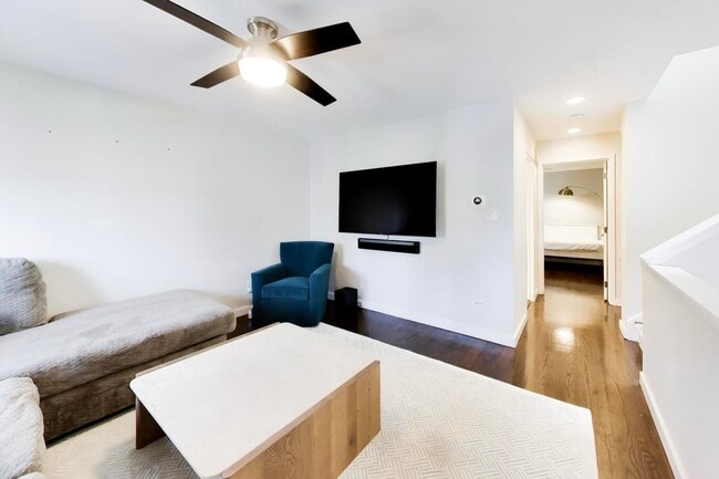 Building Photo - 1865 N Dayton St