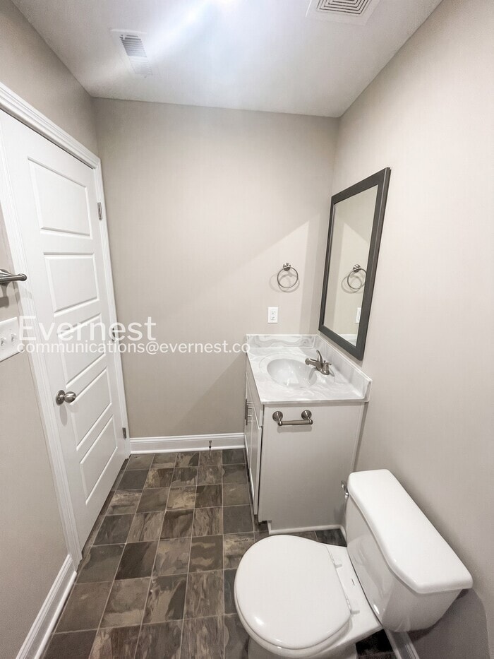 Building Photo - 3385 Polly Dr