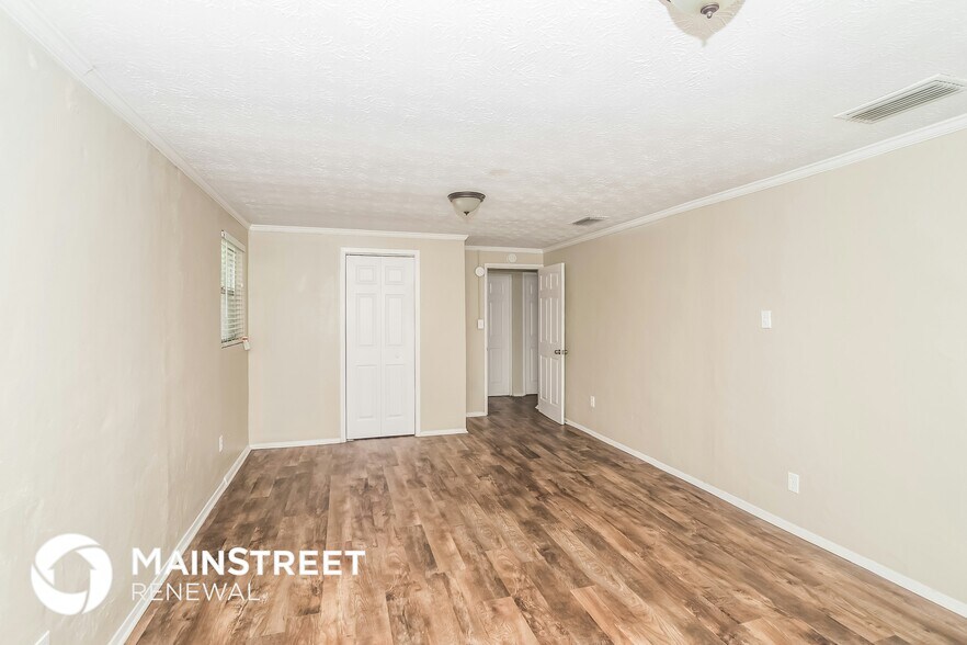 Building Photo - 10410 Wooster Dr