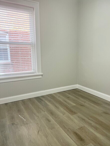 Bedroom 2 - 4622 Shenandoah Ave