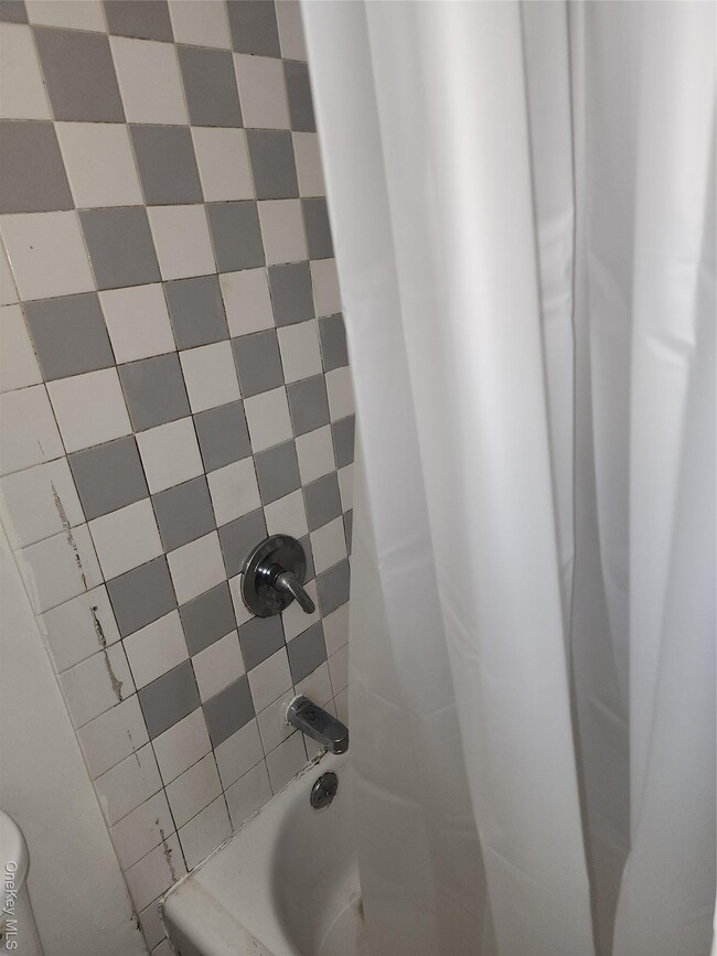 Building Photo - 206-03 Jamaica Ave