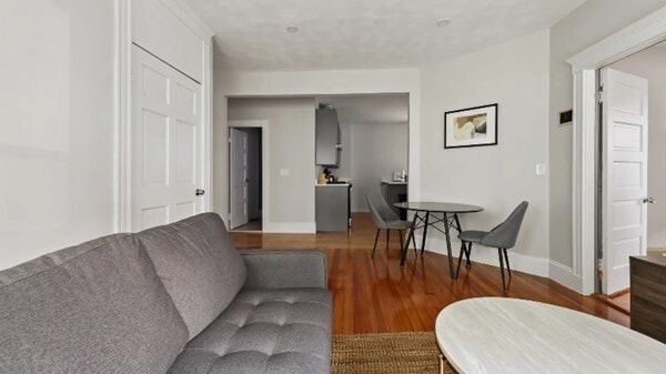 Building Photo - 19 Sudan St