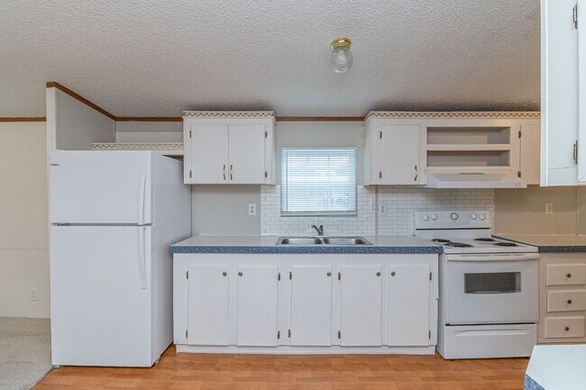 Building Photo - *Excellent Location* 2 BR | 2 BA Singlewide in Goldsboro