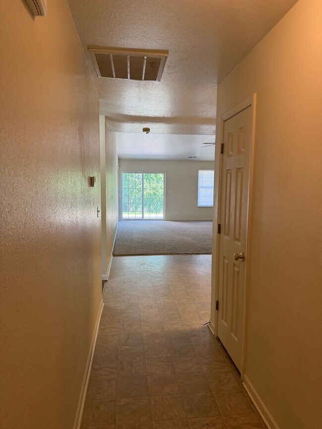 Building Photo - 20944 Honest Ln