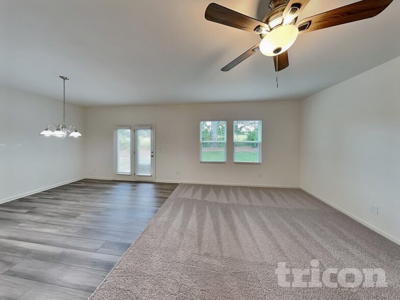 Building Photo - 283 Cottontail Ln