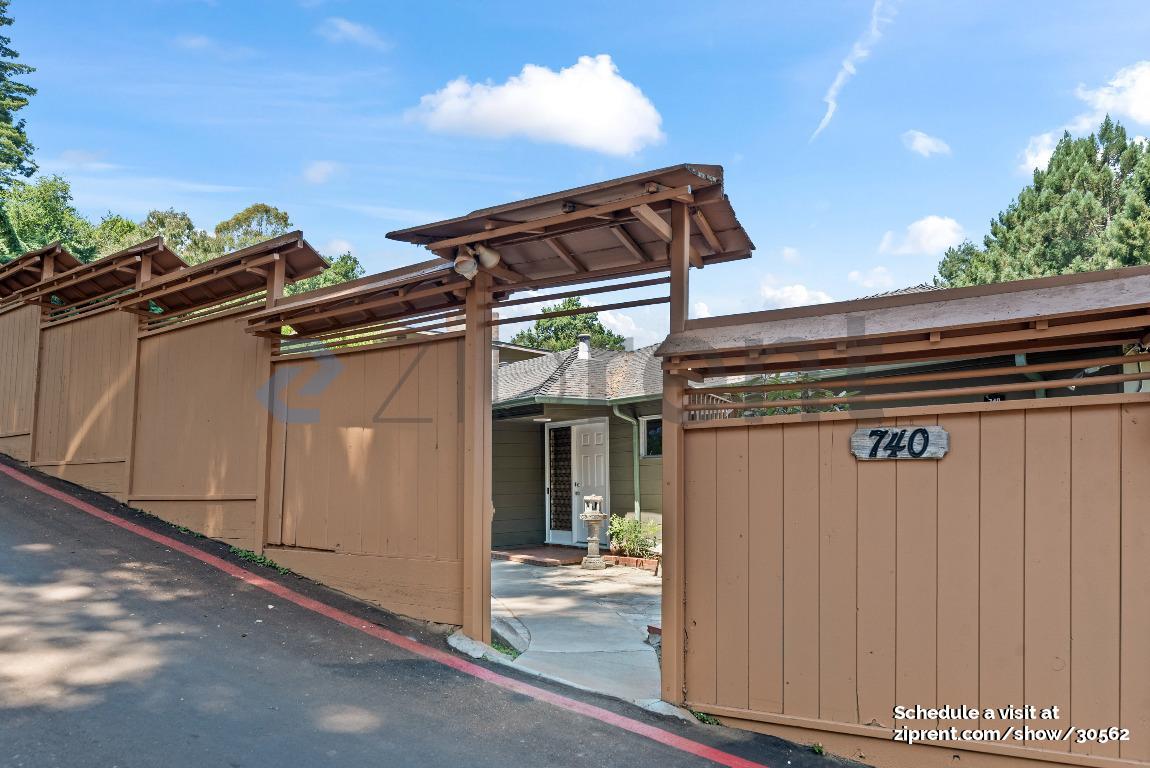 Building Photo - Unit