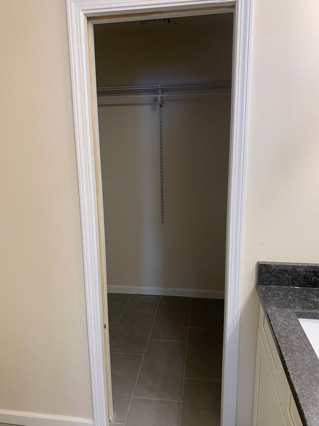 Building Photo - New Large 2-bedroom Guilford Lake