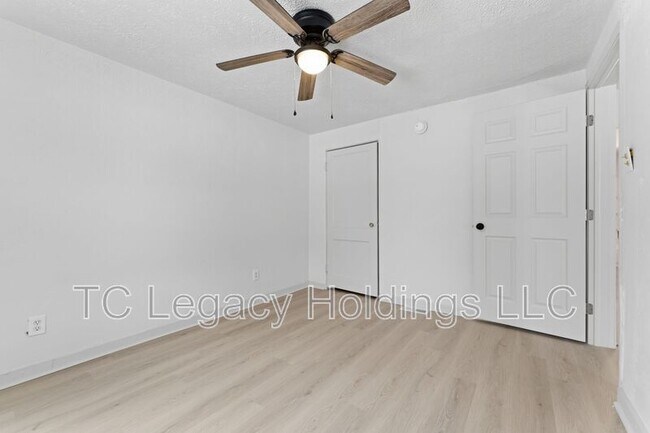 Building Photo - 16 Flint St