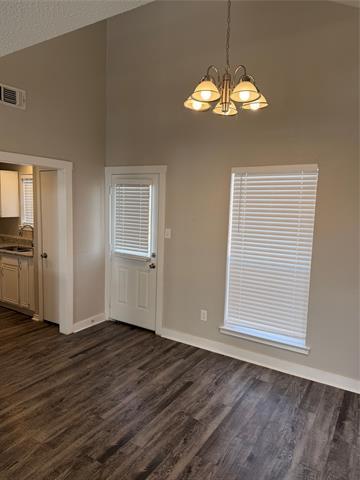 Building Photo - 1104 Union Dr