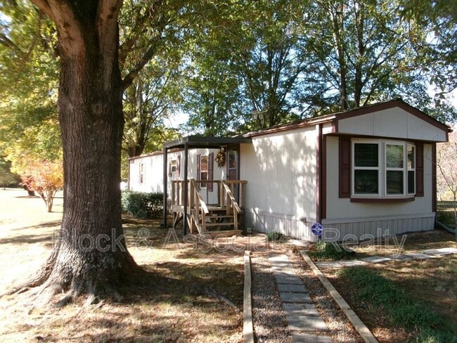 Building Photo - 6991 Spencer-Dixon Rd