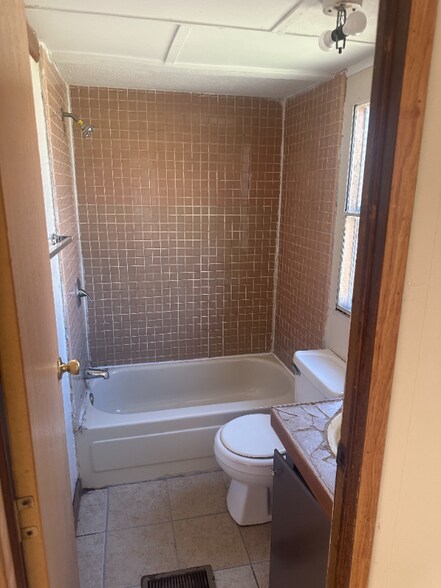 Building Photo - 308 Forest Creek Ln