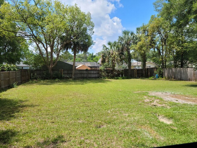 Large Back Yard - 9 Palmira Rd