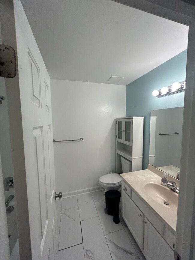 Building Photo - Charming 3BR House in Raleigh