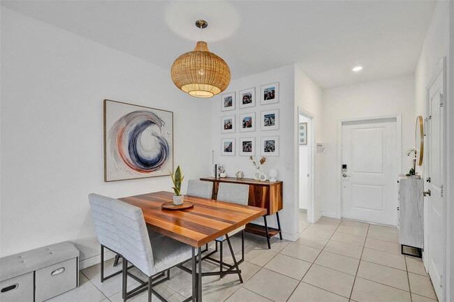 Building Photo - 20741 NE 5th Ct