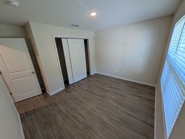 Building Photo - Beautiful 4-Bedroom Home in Jacksonville, FL