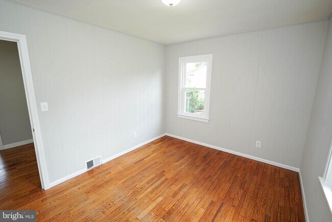 Building Photo - 737 Magnolia Dr