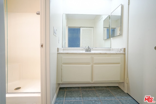 Building Photo - 5760 Owensmouth Ave