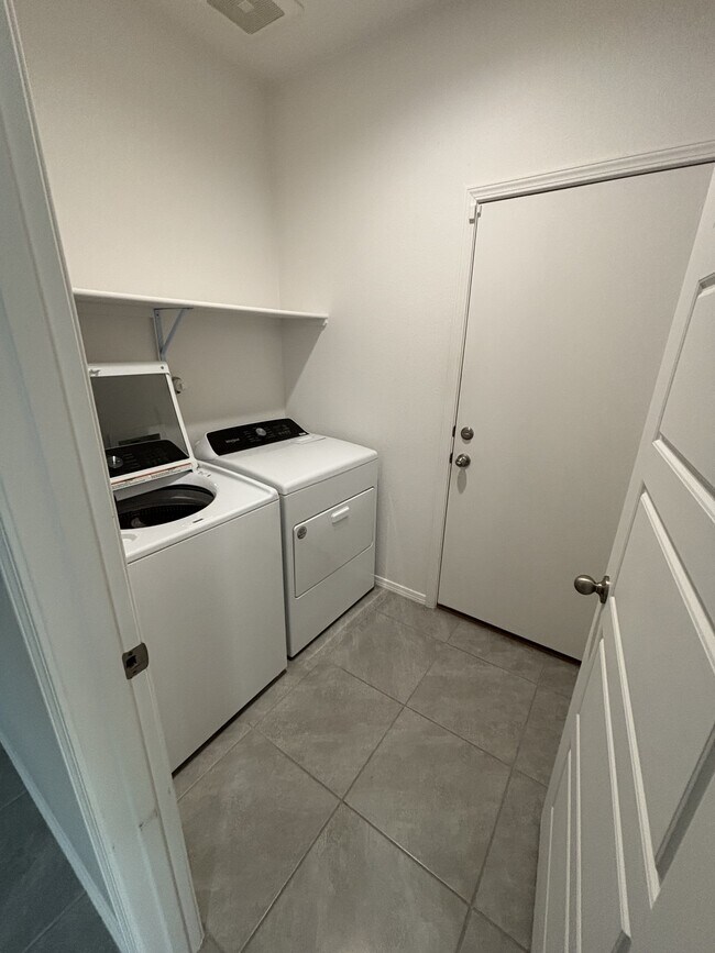 Building Photo - 4818 Mount Salas St NE