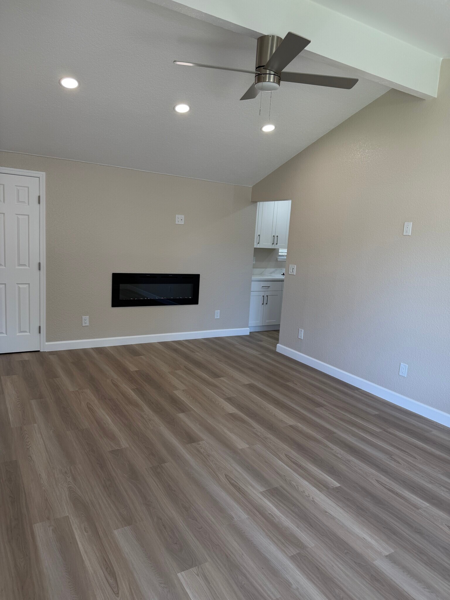 Building Photo - 4145 E Orangeburg Ave