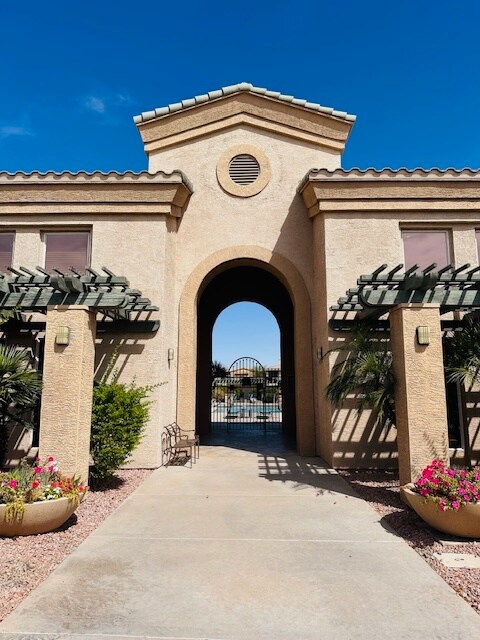 Primary Photo - 16013 S Desert Foothills Pkwy