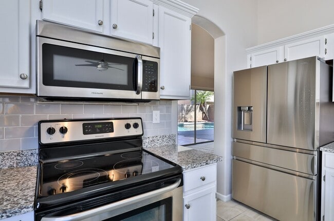 Building Photo - Pet Friendly 5-bedroom, 3 bath Home w/ Pool and Finished Basement