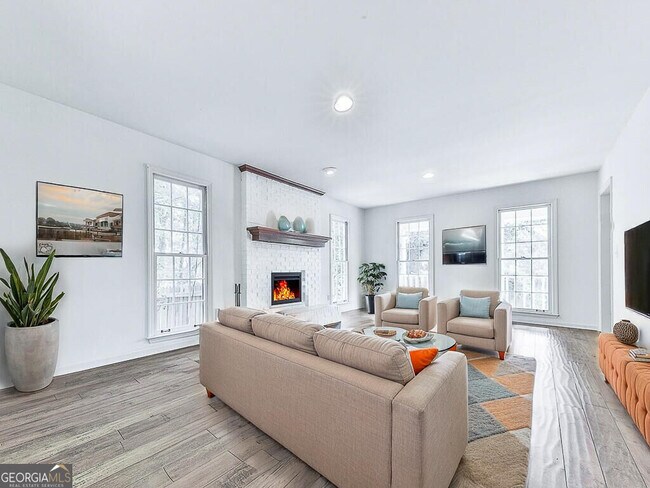 Building Photo - 1540 Brookcliff Cir