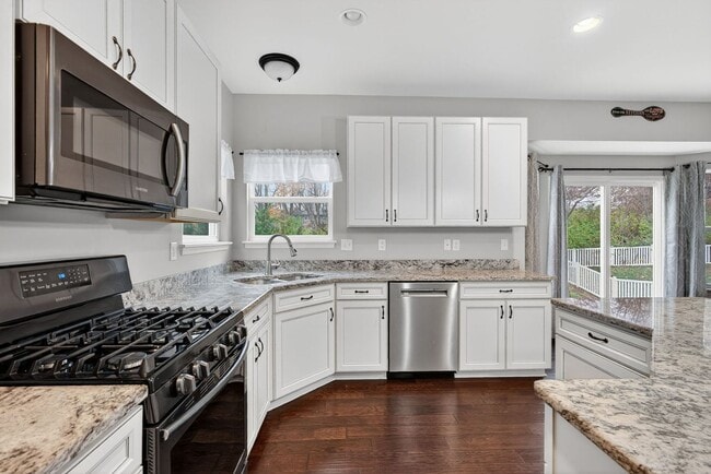 Building Photo - Beautiful 4-Bedroom Home with Modern Upgrades