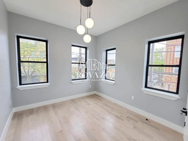 Building Photo - 179 Van Buren St