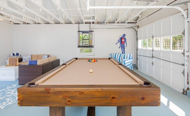 Building Photo - 2 Tims Trail