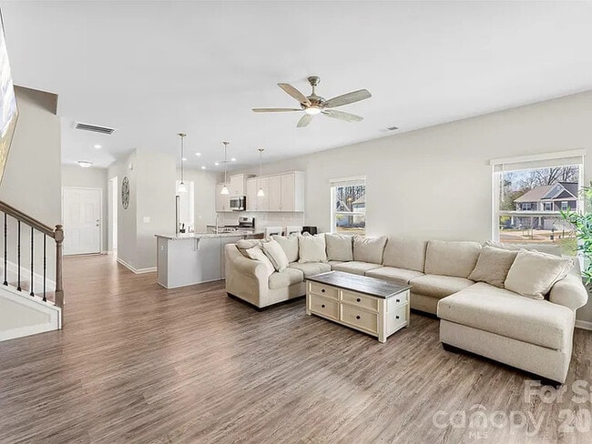 Building Photo - Earn Wealth While Leasing - Like a Homeowner - Lease to Own