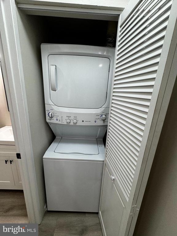 Building Photo - 2518 Fairfax Dr