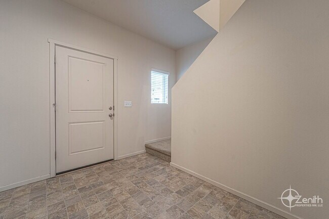 Building Photo - 1400 NE 85th Way